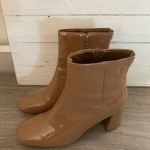 Steve Madden Glossy Tan Ankle Booties